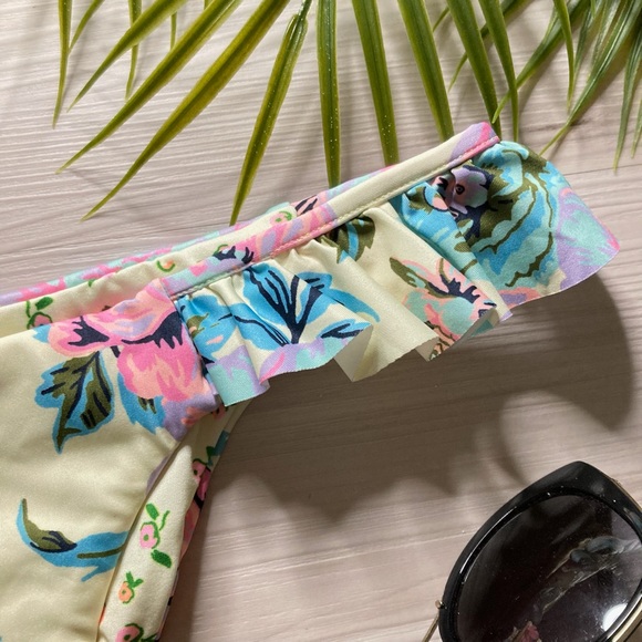 Maaji • Skimpy Reversible Ruffle Floral Bikini Bottom - Picture 2 of 6
